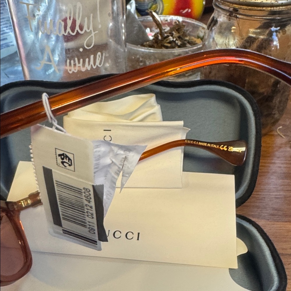 Gucci Women's Sunglasses in Orange and Pink - Picture 9 of 12